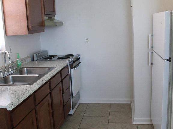 5th image of 5509 Yucca Ln APT 4