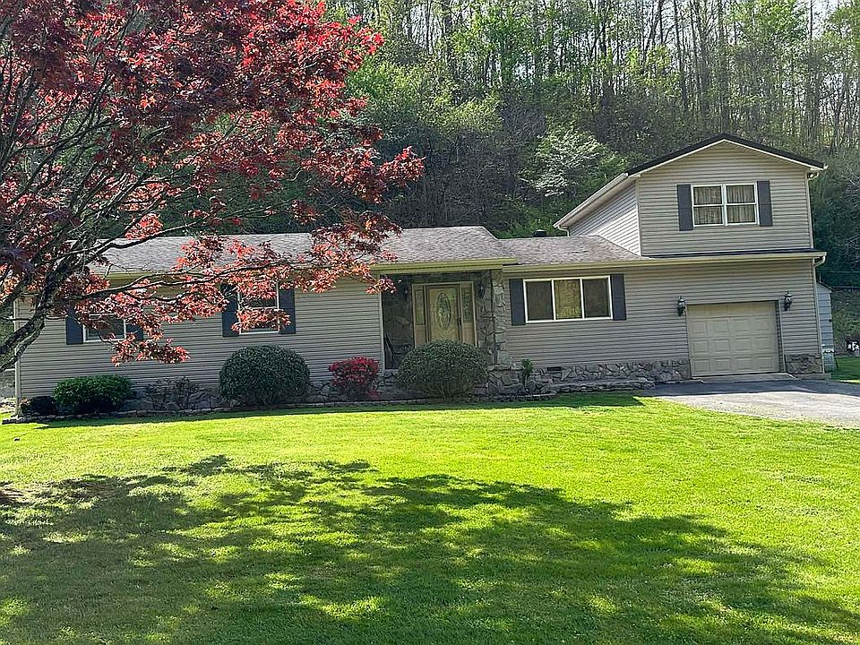 1st image of 844 Upper Blackberry Rd