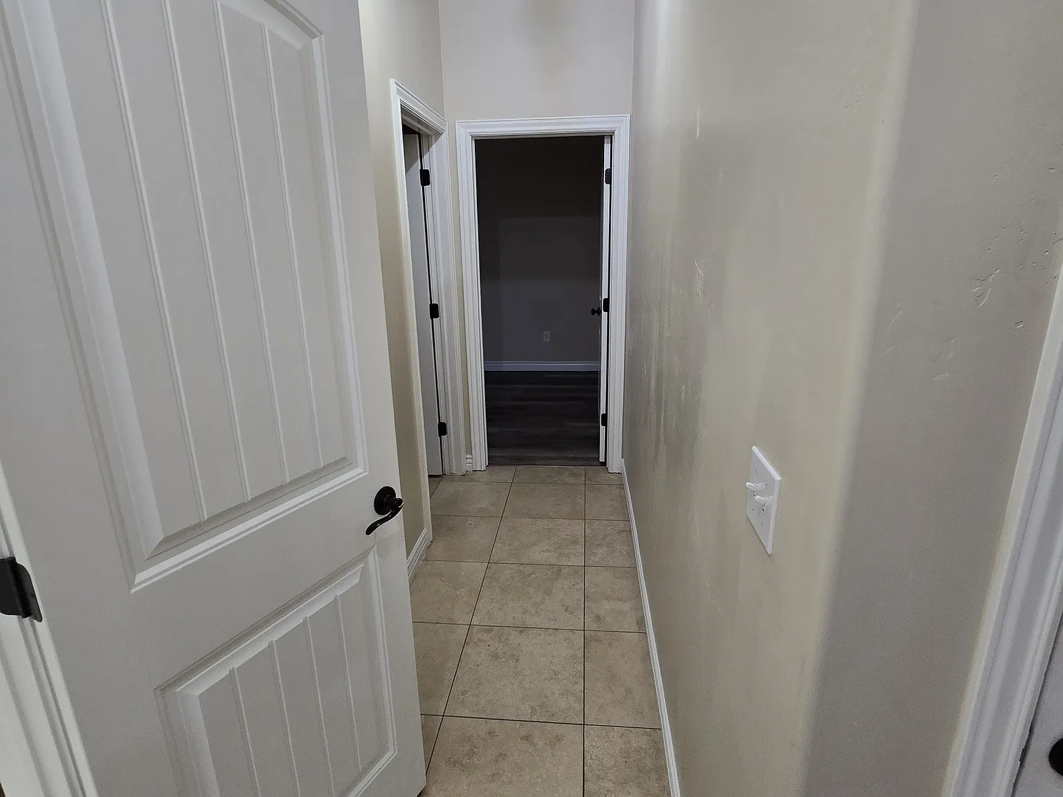 6 bed, 3.5 bath, 3925 sqft, $3,600 — Photo 2