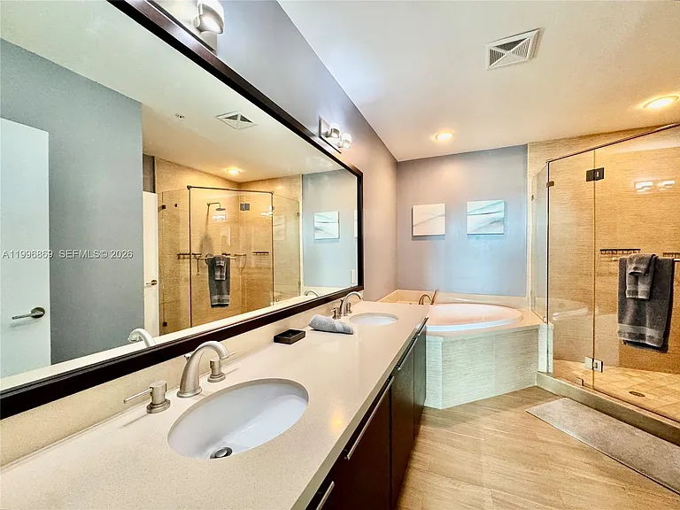 7928 East Dr #805 — Photo 11