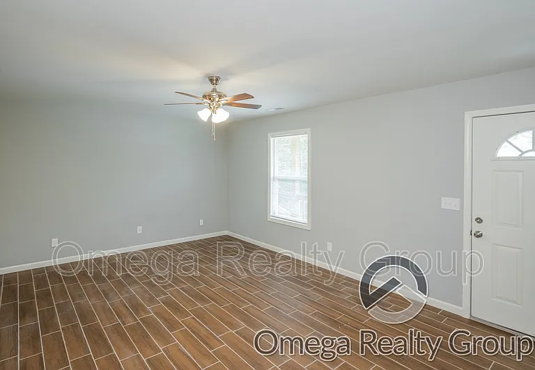 1178 Aquarius Dr — Photo 8