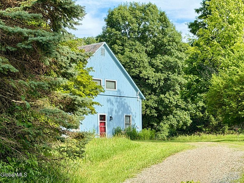 3rd image of 601 Dunbar Road