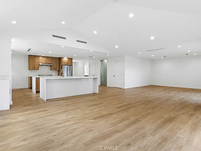 5440 Alcove Ave — Photo 13