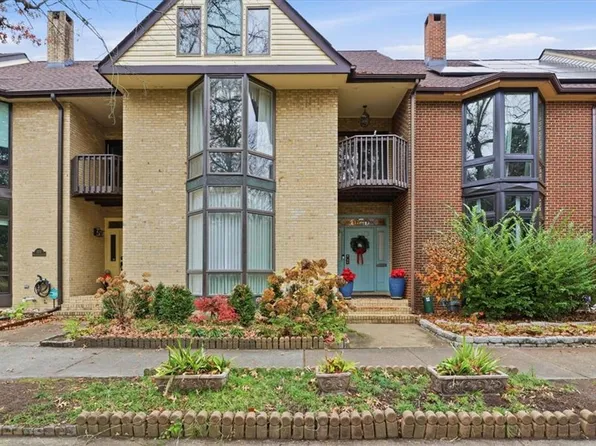 1221 Botetourt Gdns, Norfolk, VA 23517