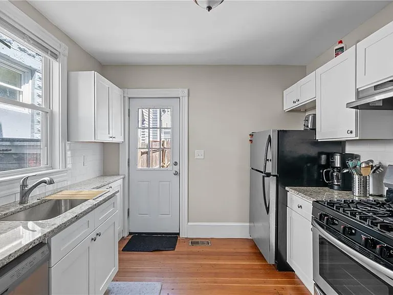 8 Spring St #A — Photo 12