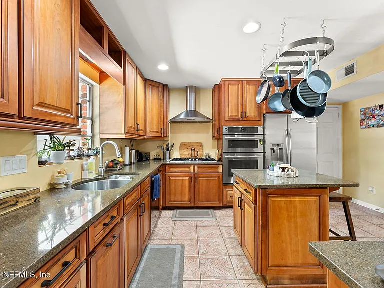 4339 Genoa Ave — Photo 4