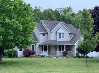 1913 Woods Edge Dr, Millport, NY