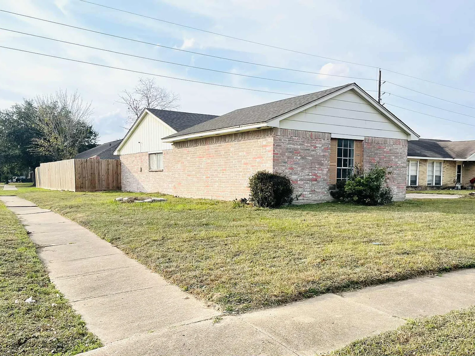 3 bed, 1477 sqft, $1,850 — Photo 2