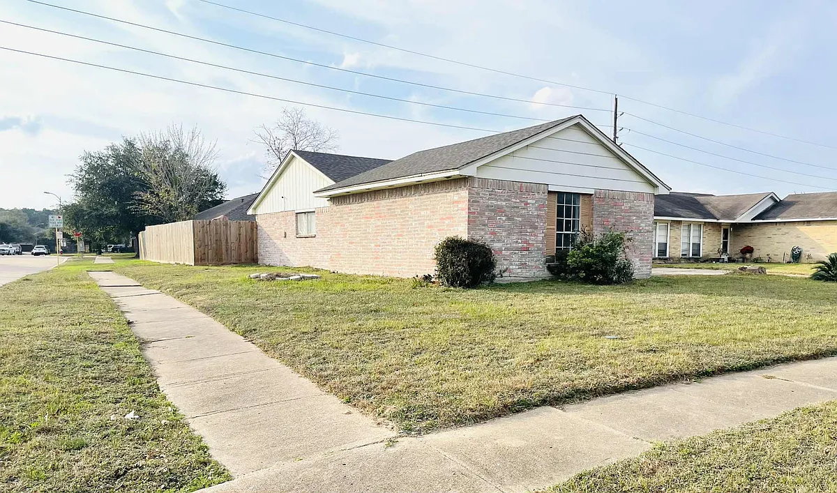 Building Photo - 11703 Bonaparte Dr