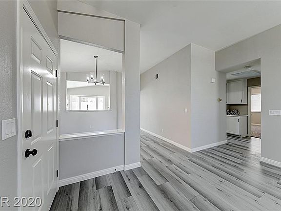 4th image of 9833 Tehama Ct