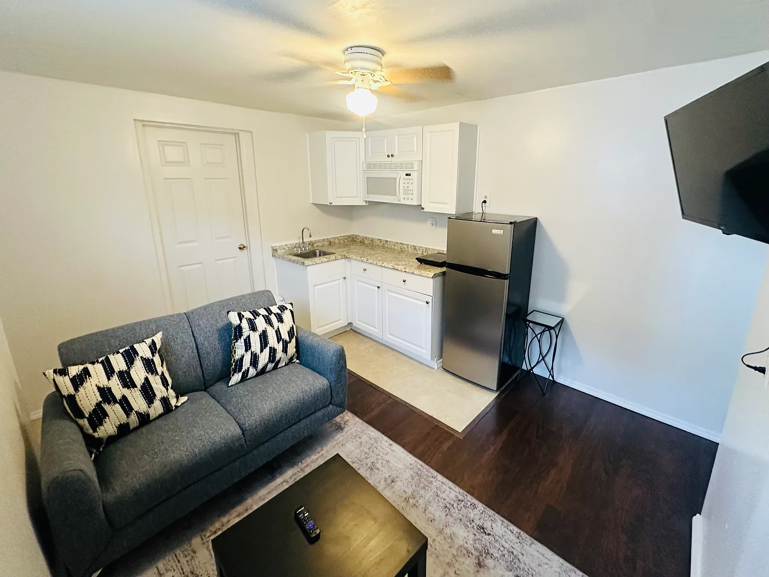 1 bed, 470 sqft, $1,250 — Photo 3