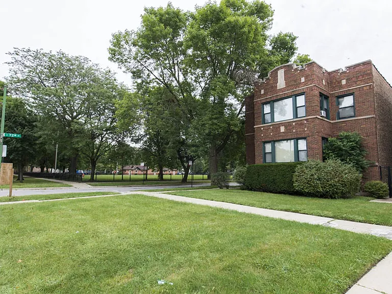 7201 S Calumet — Photo 15