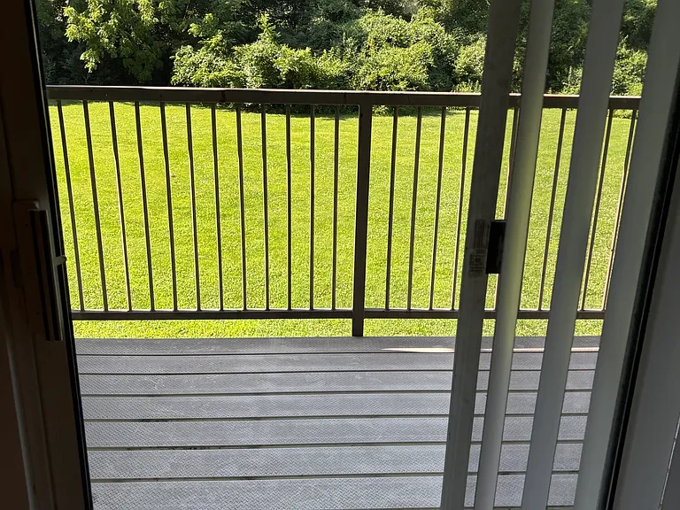 122 Lauren Cir #4 — Photo 4
