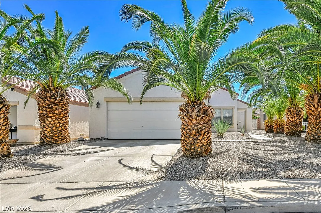 3 bed, 2.0 bath, 1317 sqft, $2,275 — Photo 1