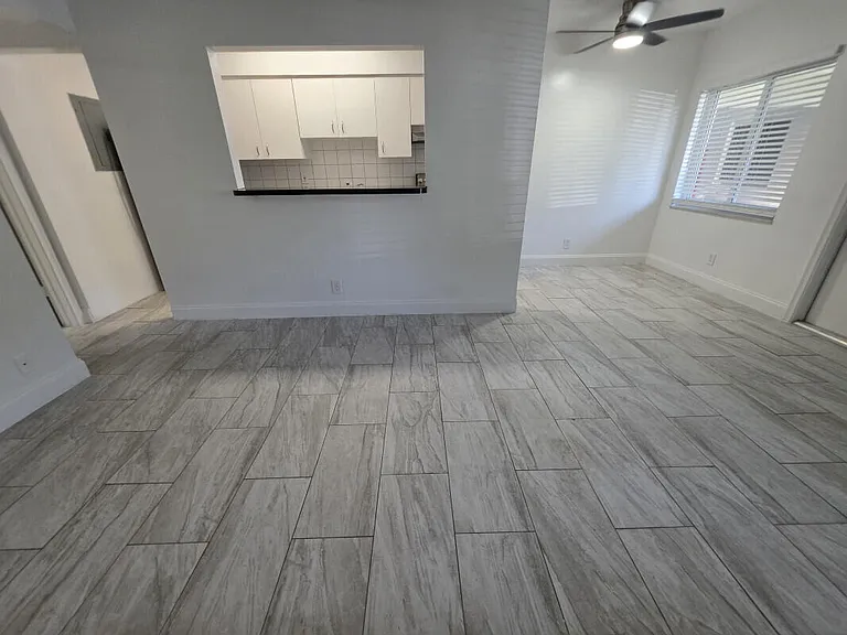 100 SW 9th St #103 — Photo 3