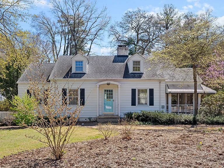 2728 Anderson Dr — Photo 1