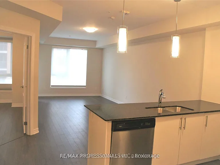 150 Oak Park Blvd #403 — Photo 4