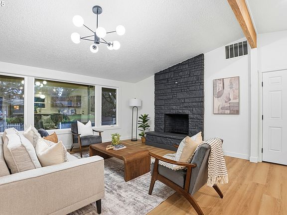 4th image of 5189 SE La Mesa Way