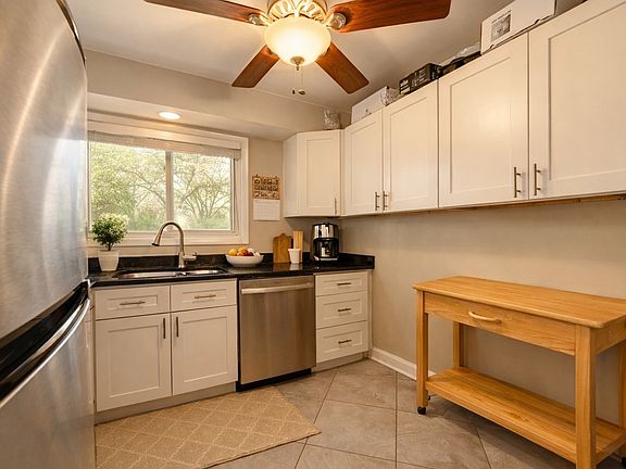 5th image of 311 N Carter St Unit 102