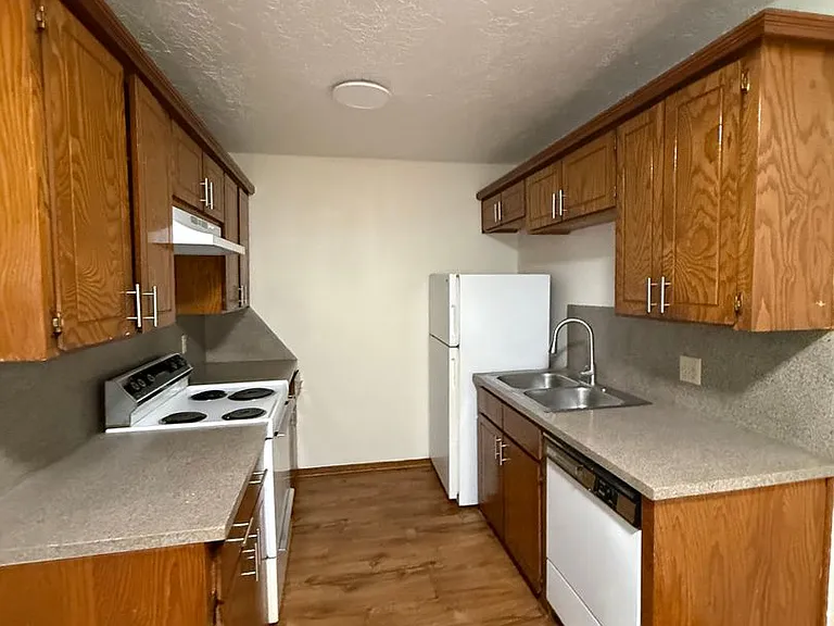 Fox Valley Apartments — Photo 82