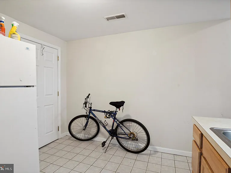 20 S Village Ave #7 — Photo 9