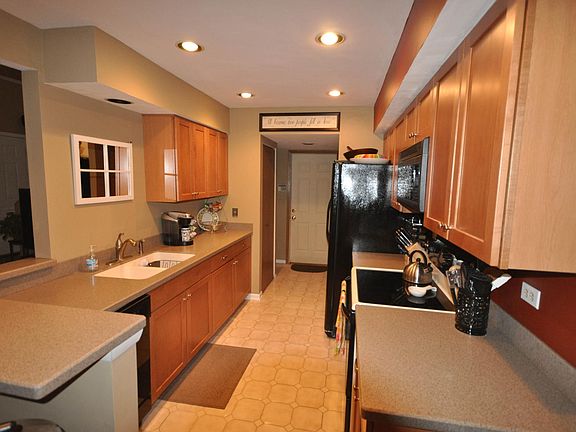 2nd image of 1238 N Knollwood Dr