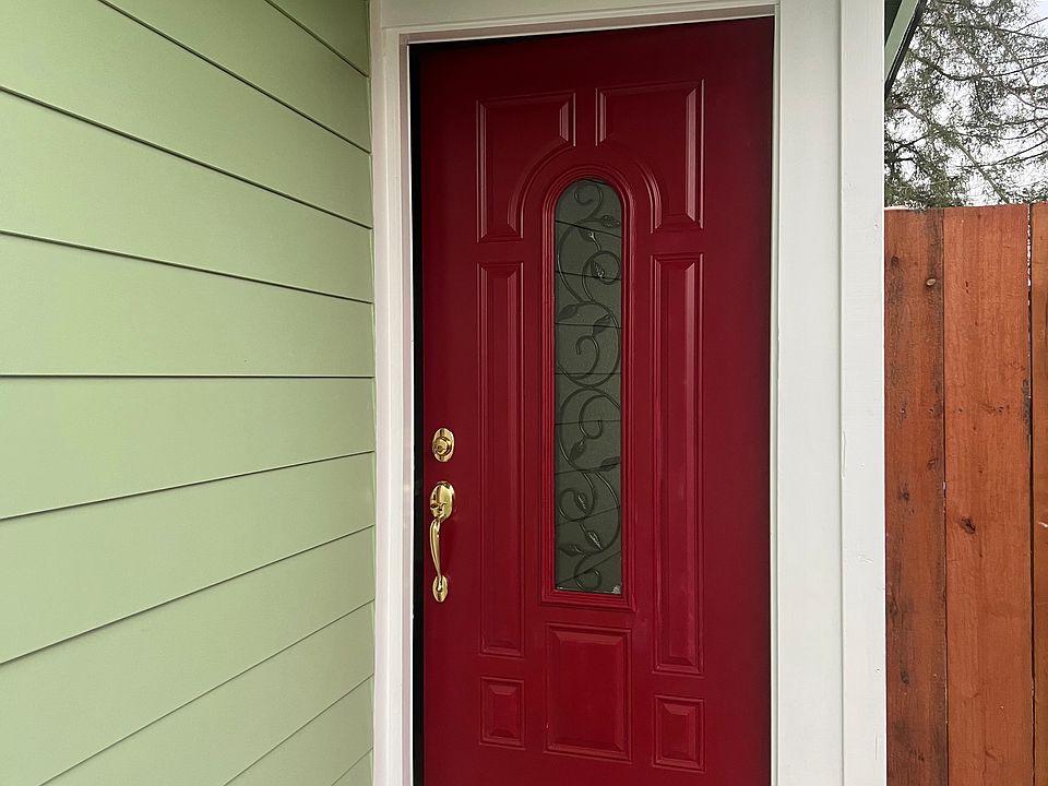 1st image of 25 Kathryn Dr #2