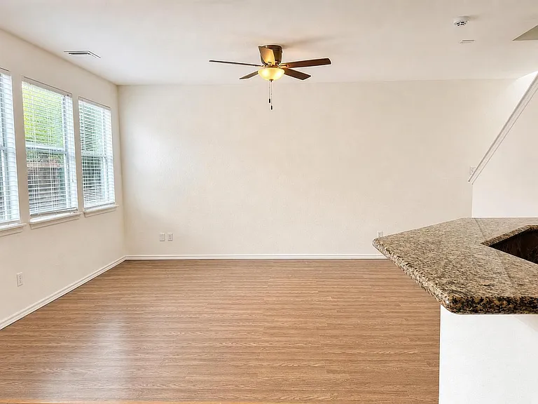 16659 Newglen Ln — Photo 6