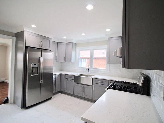 3rd image of 4362 164th St Floor 2