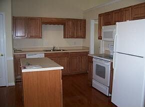 2nd image of 707 Chancery St