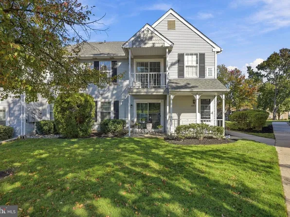 999 Scotswood Ct #B, Mount Laurel, NJ 08054