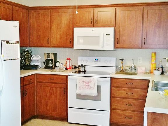3rd image of 742 Stonetrace Dr