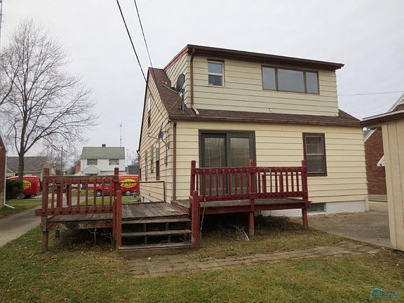 2nd image of 3438 Blackstone Dr