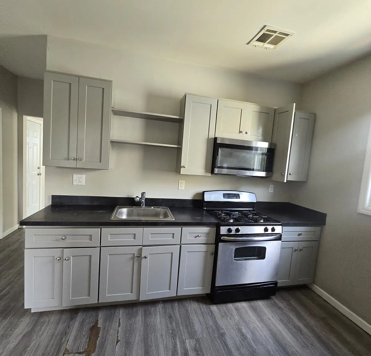 887 Springfield Ave — Photo 1