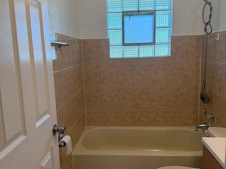 9200 Kit Dr — Photo 12