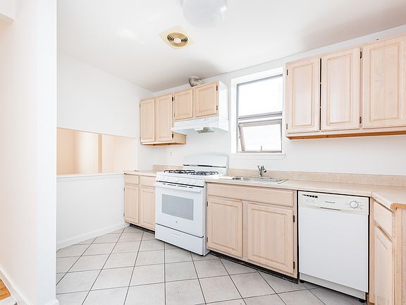 5th image of 25-76 36th St #C