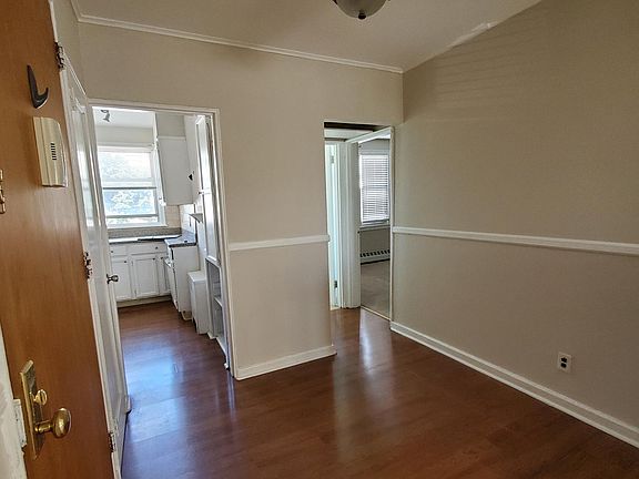 3rd image of 15 Burbank St