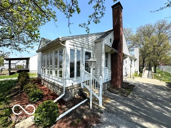 411 N College St, Rockville, IN 47872