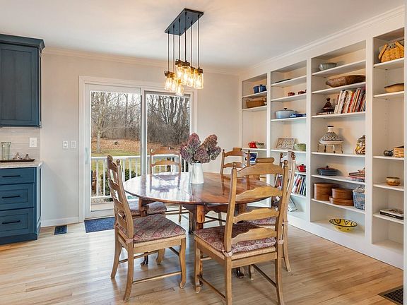 3rd image of 139 Southridge Road