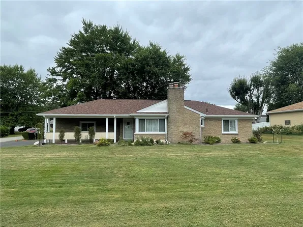 110 Ellis Ave, Hermitage, PA 16148