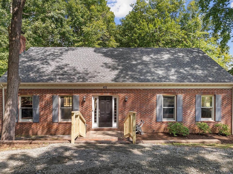 1st image of 412 Berwick Ct