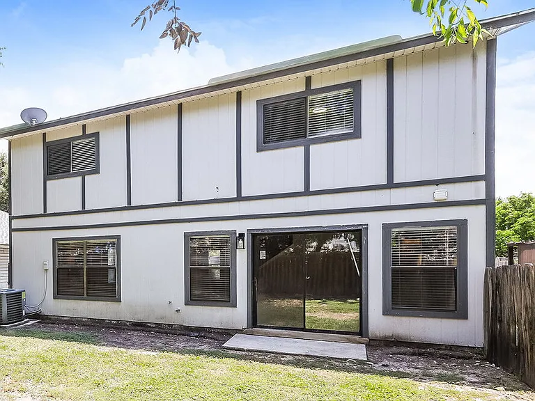 8106 Hoovers Bnd — Photo 17