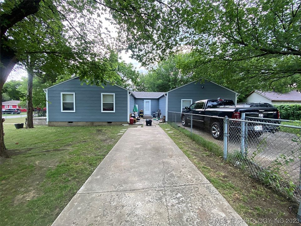 2nd image of 3917 E Xyler St NE