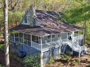 445 Oak Forest Dr, Clarkesville, GA 30523