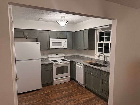 Brand new appliances.