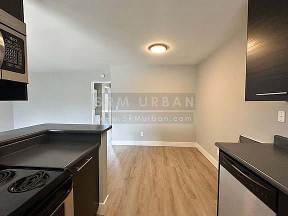 2nd image of 4612 Ohio St #18