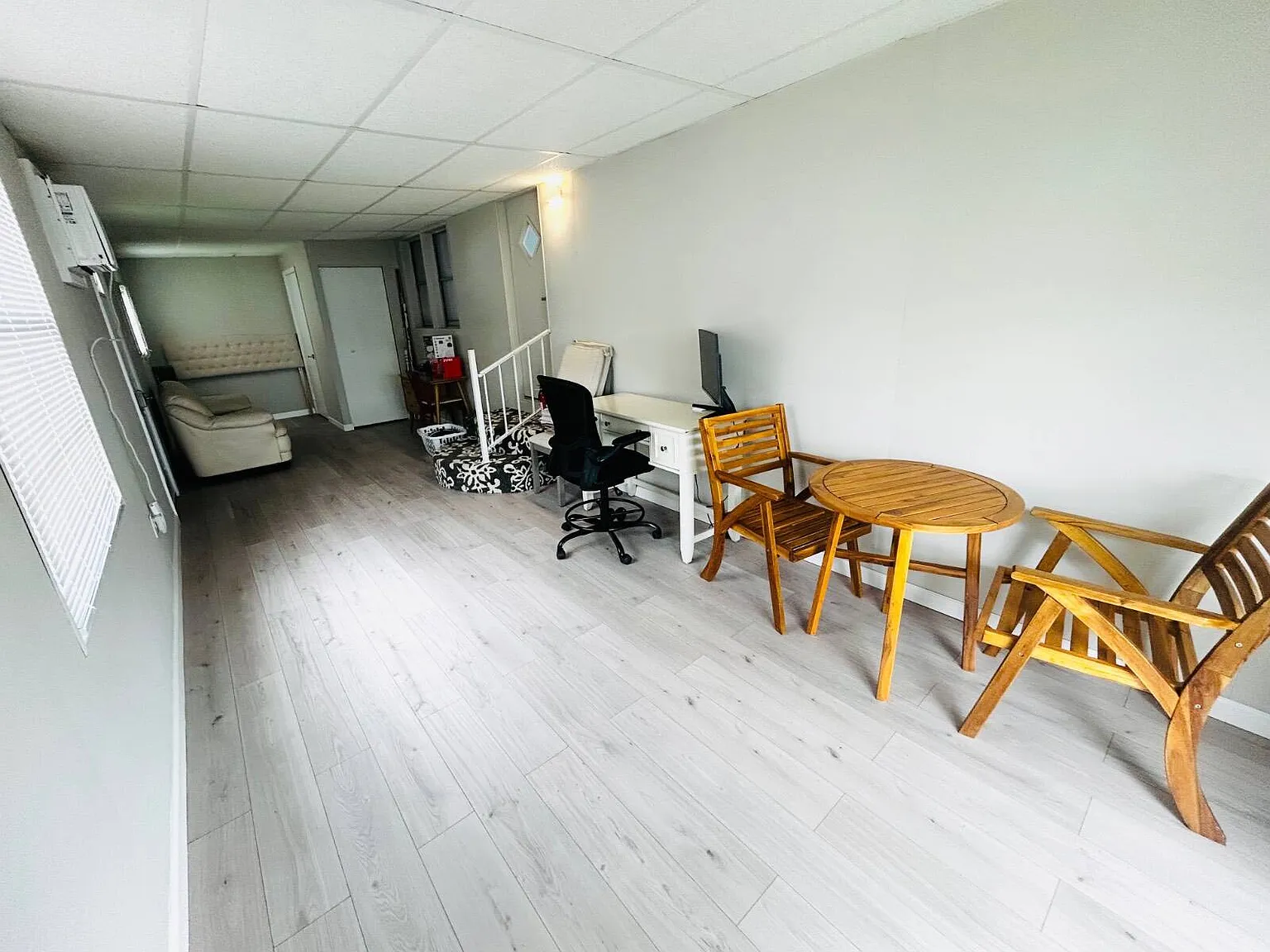 2 bed, 2.0 bath, 1040 sqft, $2,200 — Photo 2