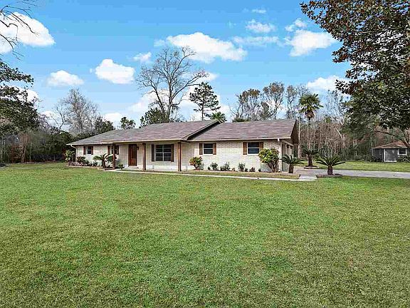 3rd image of 4215 Oak Dr