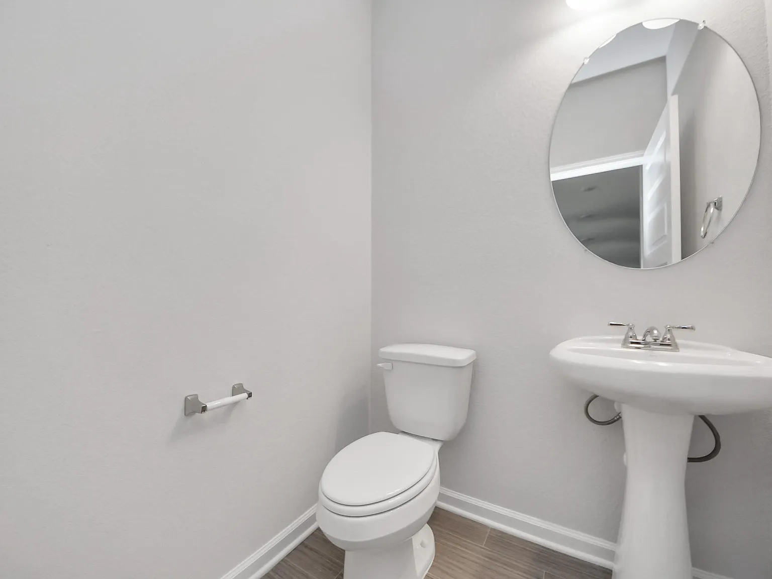 5 bed, 3.5 bath, 2738 sqft, $2,950 — Photo 4