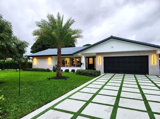 1001 NW 4th Ct, Boca Raton, FL 33432